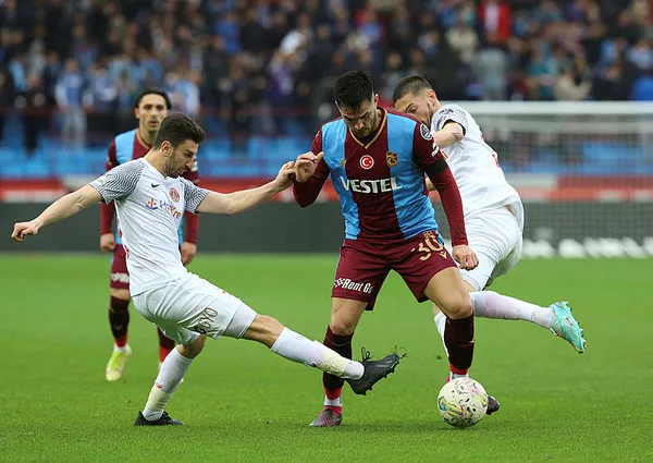 Trabzonspor Ümraniyespor’a 2-1 mağlup oldu