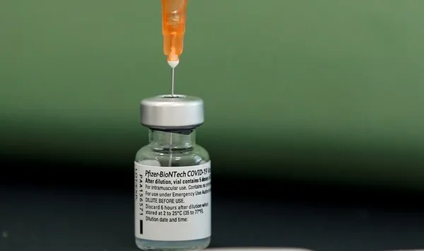 1619021802709.jpg BioNTech ve Pfizer koronavirüs aşılarının sahteleri üretildi! İçinden çıkan madde pes dedirtti! - 4