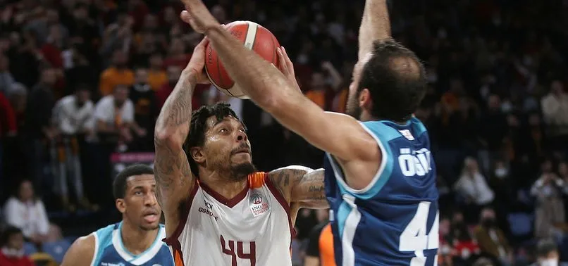 Galatasaray’dan koronavirüs açıklaması: Sahaya testi pozitif oyuncularla çıkmak zorunda kalacağız