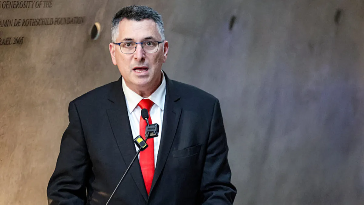 İsrailli Bakan Saar'a Litvanya'da protesto: Soykırımı durdurun