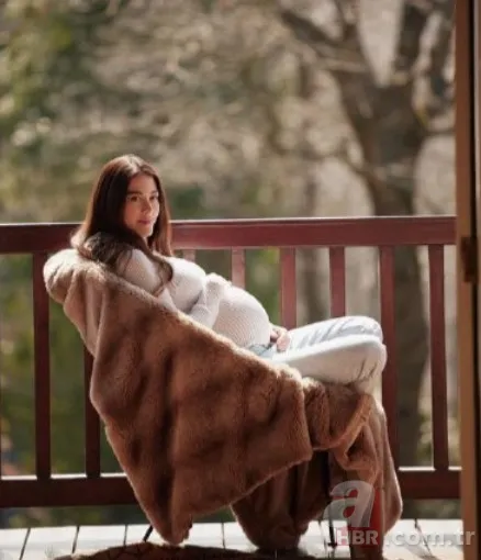 Başak Dizer kimdir, kaç yaşında? Başak Dizer ne iş yapıyor? Başak Dizer ve Kıvanç Tatlıtuğ'un oğlu Kurt Efe doğdu 17