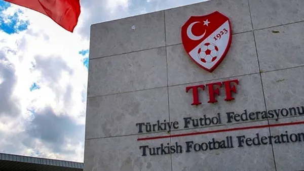 son-dakika-tffden-naklen-yayin-ihalesi-ile-ilgili-aciklama-1644856064921.jpg Son dakika: TFF’den naklen yayın ihalesi ile ilgili açıklama - 1