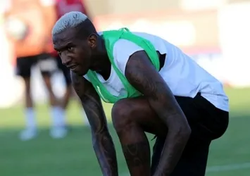 Beşiktaş'a Talisca'dan kötü haber