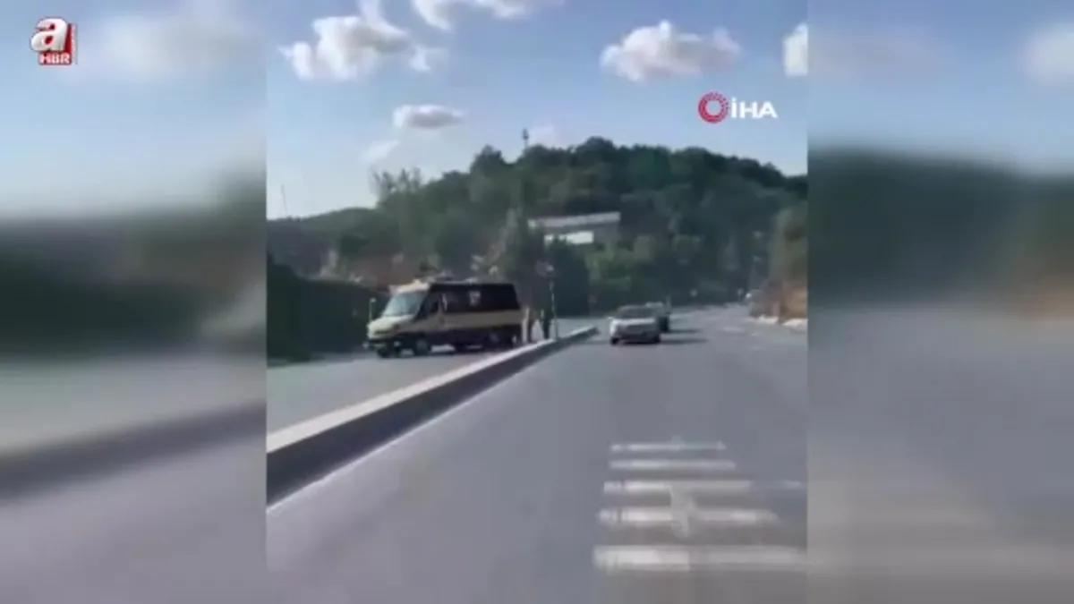 Arnavutköy’de düğün konvoyu trafiği kilitledi
