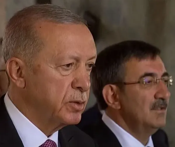 Başkan Erdoğan ve devlet erkanı Anıtkabir’de! 30 Ağustos Zafer Bayramı töreni