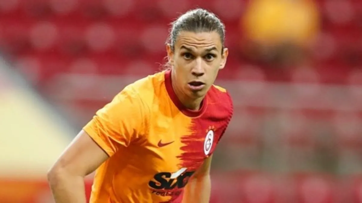 Galatasaray Taylan Antalyalı ile yollarını ayırdığını duyurdu