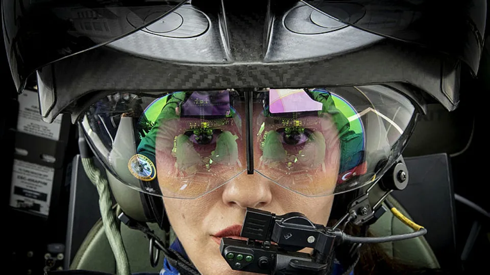 Komiser Yardımcısı Özge Karabulut Türkiye'nin ilk kadın taarruz helikopter pilotu oldu