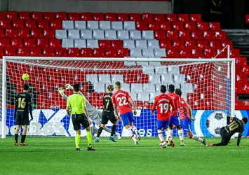 Barcelona Granada'yı deplasmanda 4-0 yendi