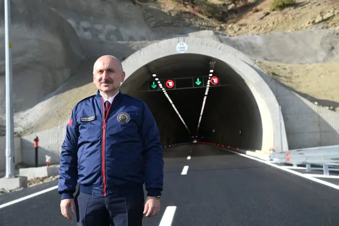 Bakan Karaismailoğlu açıkladı! Türkiye’de bir yılda bölünmüş yollardan toplam 18 milyar 501 TL akaryakıt tasarrufu sağlandı