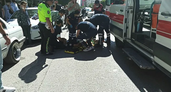 Çorum’da kaza yapan “Yunus” polisini, şemsiyeyle güneşten korudu - 1