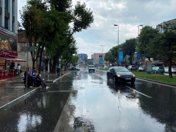 1626925140472.jpg 22 Temmuz İstanbul, İzmir, Ankara hava durumu: Bugün hava nasıl olacak? O illerde yaşayanlar dikkat: Sarı ve turuncu kodlu uyarı - 6