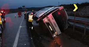 Beşiktaş taraftarını taşıyan otobüs kaza yaptı