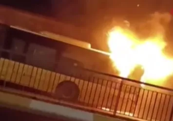 İstanbul'un çilesi: İmamoğlu! İETT otobüsü alev alev yandı! O anlar kamerada