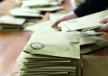 HDP'linin oy pusulası! Yavru katili Öcalan ile Selahattin Demirtaş'ın fotoğrafıyla oy verdi
