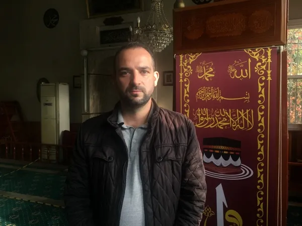 İstanbul’da Kur’an-ı Kerim ayeti ayaklar altına alındı