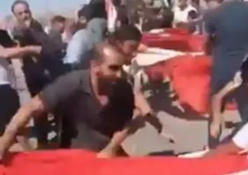 Suriye'de şanlı Türk bayrağına el uzatan alçaklar tespit edildi!