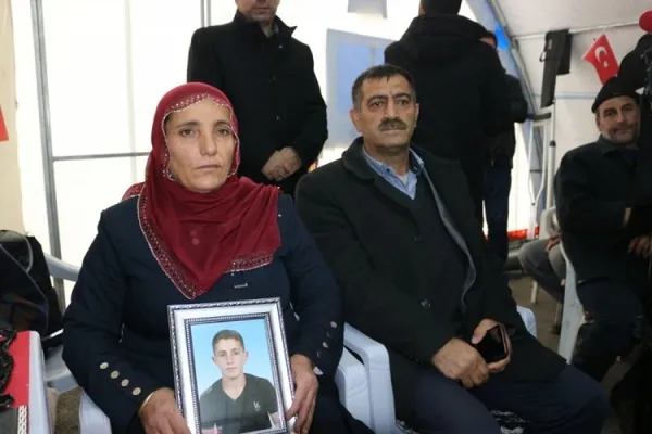 Evlatları HDP tarafından kaçırılan acılı anneler bayramı buruk karşılıyor - 7