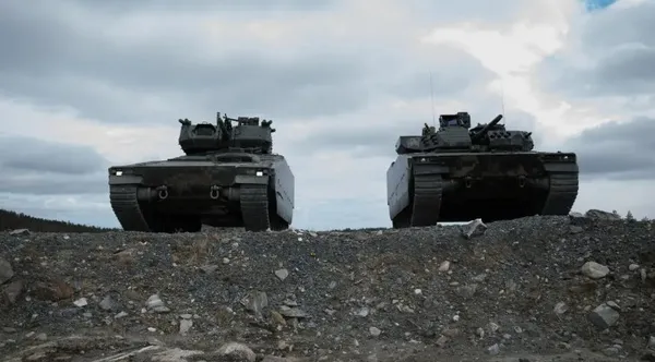 ukrayna-devlet-baskani-volodimir-zelenskiy-cv90-zirhli-muharebe-araclarini-isvecle-uretecegiz-1692461240440.jpg Ukrayna Devlet Başkanı Volodimir Zelenskiy: CV90 zırhlı muharebe araçlarını İsveç'le üreteceğiz - 4
