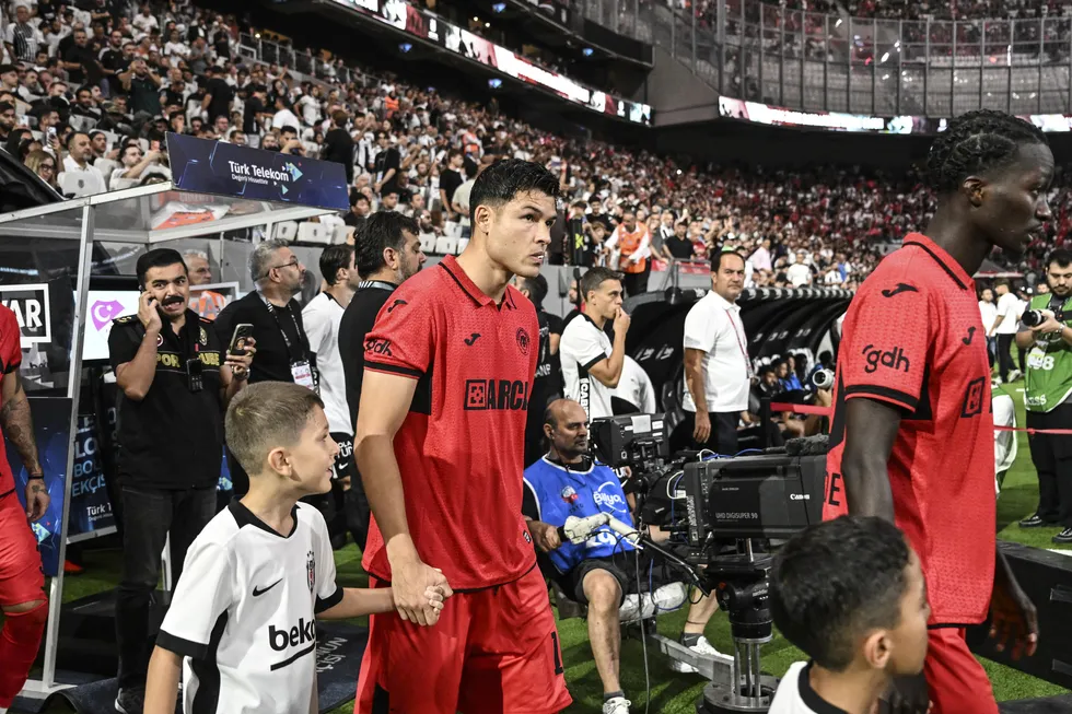 canli-anlatim-besiktas-corum-fk-1788205095685.jpg Sırp yıldız Kartal’ı uçurdu! Maç sonucu: Beşiktaş 6-2 Arca Çorum FK - 3