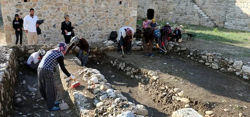 Payas’taki arkeolojik kazılar bölgedeki kadınlara kazanç kapısı oldu