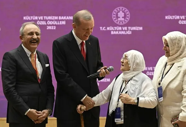 Başkan Erdoğan ile buluşma hayali gerçek oldu! 88 yaşındaki Alime Yavuz duygularını anlattı: Çok heyecanlandım, ağladım