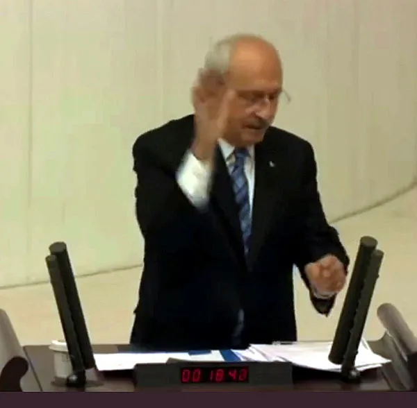 Kemal Kılıçdaroğlu seccade üzerinde neden poz verdi? Çarpıcı sözler: Daha beteri oraya eklemlenen...