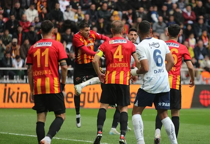 Kanarya’dan gol yağmuru! Fenerbahçe Kayserispor’u evinde farklı mağlup etti
