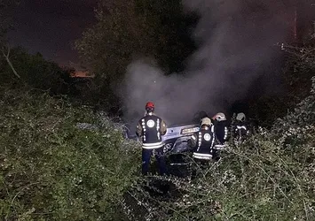 Kocaeli'de takla atan otomobil alev aldı!