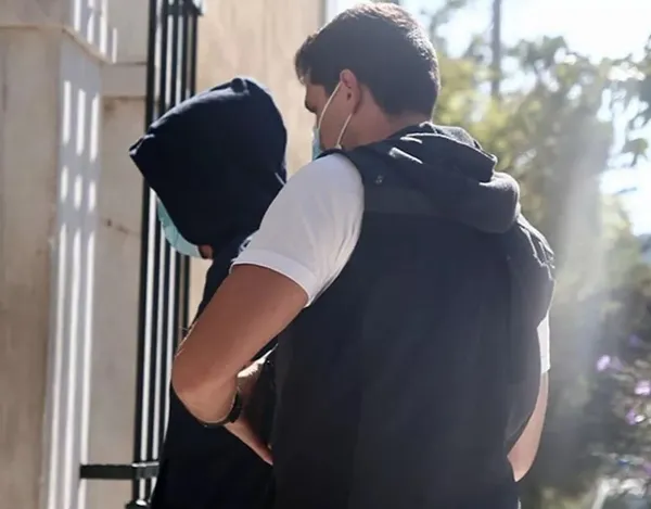 Yunanistan’ı sarsan skandal! 12 yaşındaki kız çocuğuna dehşeti yaşattı