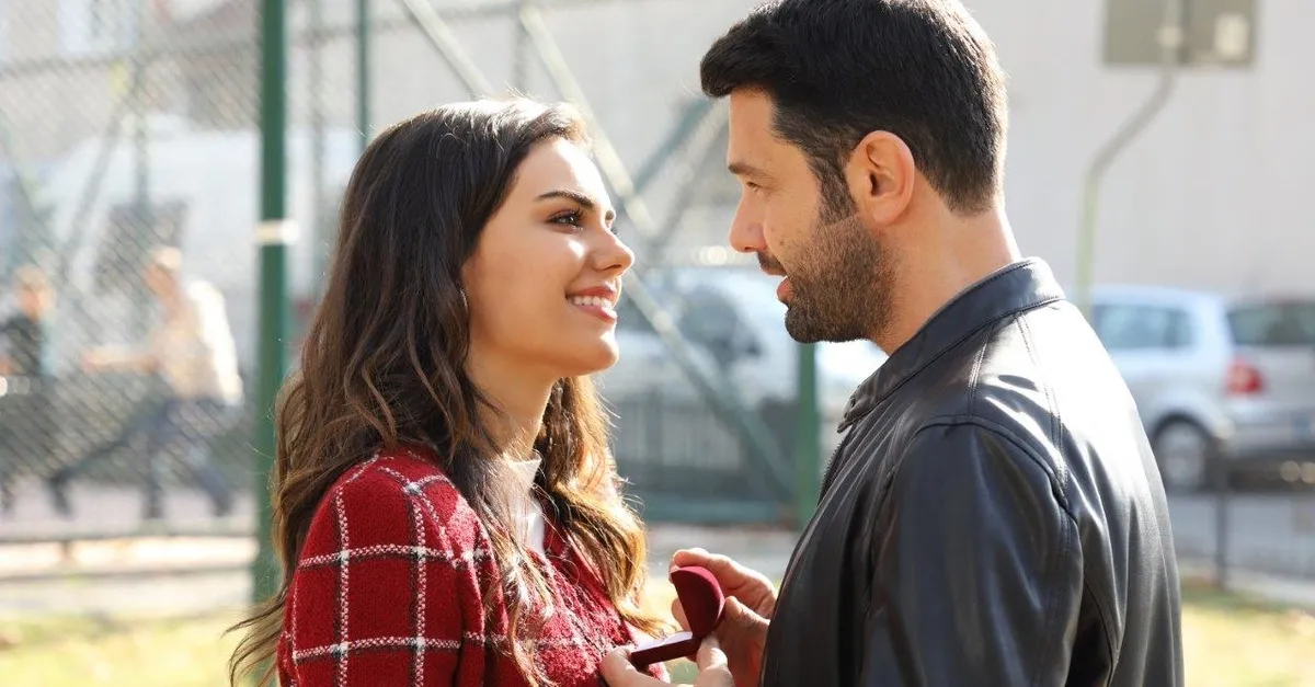 Kimse Bilmez 24.yeni bölüm tek parça izle! Ali, Sevda'ya çok özel bir sürpriz hazırlar