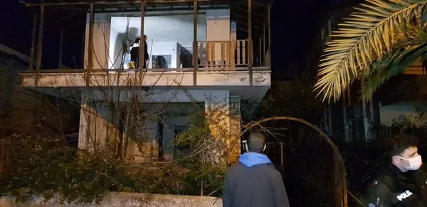1675065938157.jpg Antalya’da kaçan toplarını almak istemişlerdi! Metruk binada korkunç olay - 1