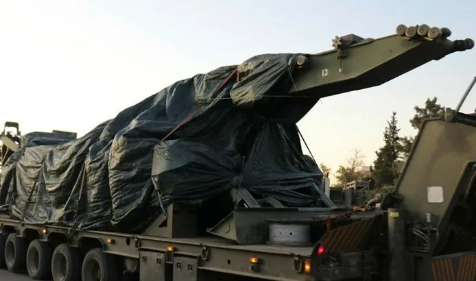 Fırat Nehri üzerinde kurulması planlanan seyyar köprü için sevkiyat yapıldı