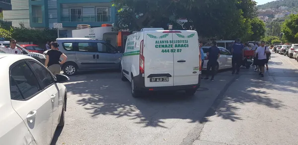 Antalya'da cinnet getiren Ukraynalı baba dehşeti: 2 çocuğunu bıçaklayarak öldürdü - 2