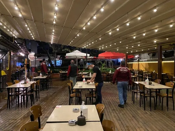 1614659496881.jpg 102 gün sonra ilk çay! Kısıtlama kalktı kafelere gittiler - 1