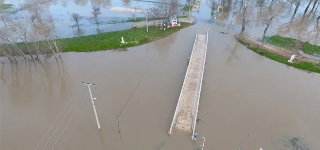 Er meydanı sular altında