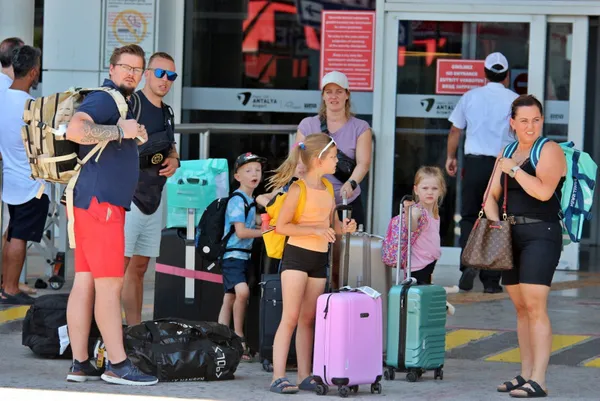 1701852053487.jpg Dünya Antalya'ya akın etti: Tüm zamanların rekoru kırıldı - 3