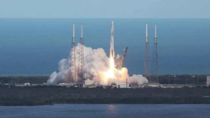 SpaceX insanlı uçuş canlı nasıl izlenir? SpaceX Crew Dragon ne zaman, saat kaçta fırlatılacak?