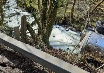 Nehirden su yerine süt aktı!