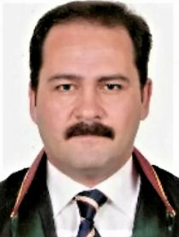 1665642621846.jpg Sokak ortasında dehşet! Avukatı defalarca bıçaklayıp kaçtı - 1