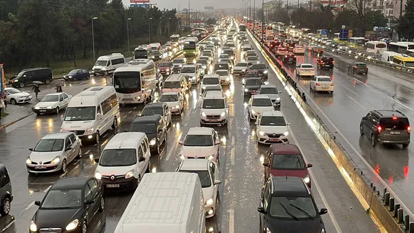 D-100 kara yolunda feci kaza! Trafik yeniden ulaşıma açıldı - 3