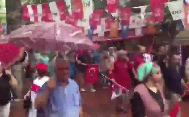 CHP'nin adayı Muharrem İnce'nin Maltepe mitinginde terör örgütleri kol kola