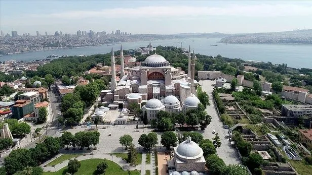 Katolik rahip Manuel Musellem: Tarih ve kader Ayasofya’nın İslam’a dönmesini diledi