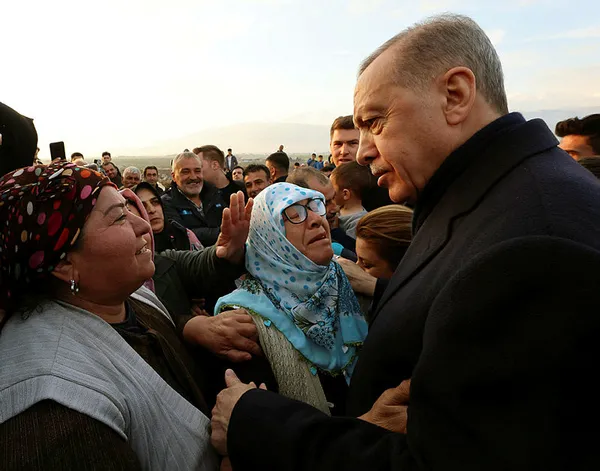 11 ilde yaralar sarılıyor! 650 bin konutun inşası için inşaat çalışmaları başladı! Başkan Erdoğan’dan temel atma töreninde flaş açıklamalar