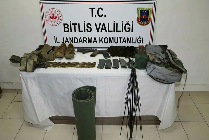 İçişleri Bakanlığı: Bitlis'te 2 PKK'lı terörist silahlarıyla beraber etkisiz hale getirildi - 2