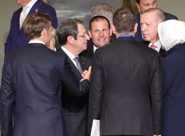 baskan-erdogandan-rum-yonetimi-lideri-anastasiadisin-gorusme-talebine-yanit-kktcye-gel-goruselim-1656782871776.jpg Başkan Erdoğan'dan Rum Yönetimi lideri Anastasiadis'in görüşme talebine yanıt: KKTC'ye gel görüşelim - 2