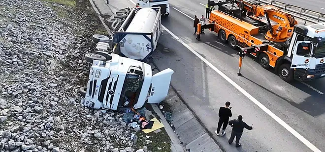 Esenyurt TEM Otoyolu'nda tanker devrildi