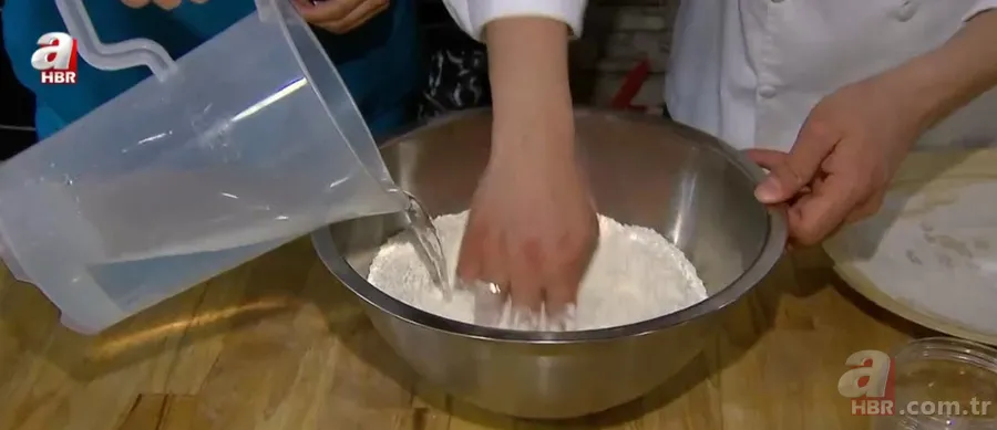 Mükemmel lezzetiyle yöresel tirit yemeği tarifi ve iftar sofrasında günün tatlısı: Sahine 17