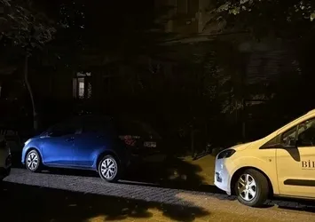 Avcılar'da binanın önünde alkol alıp gürültü yapanları silahla yaraladı