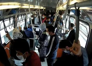İstanbul'da koronavirüse davetiye çıkaran görüntü! Metro ve metrobüslerde sosyal mesafe kuralına uyulamadı