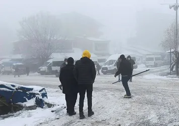 Kar nedeniyle 6 ilde hayat felç oldu